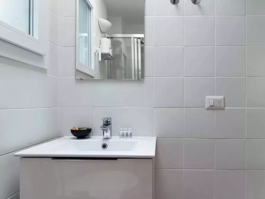 Immagine 19 di Appartamento in affitto  in Via Santa Marta11 a Milano