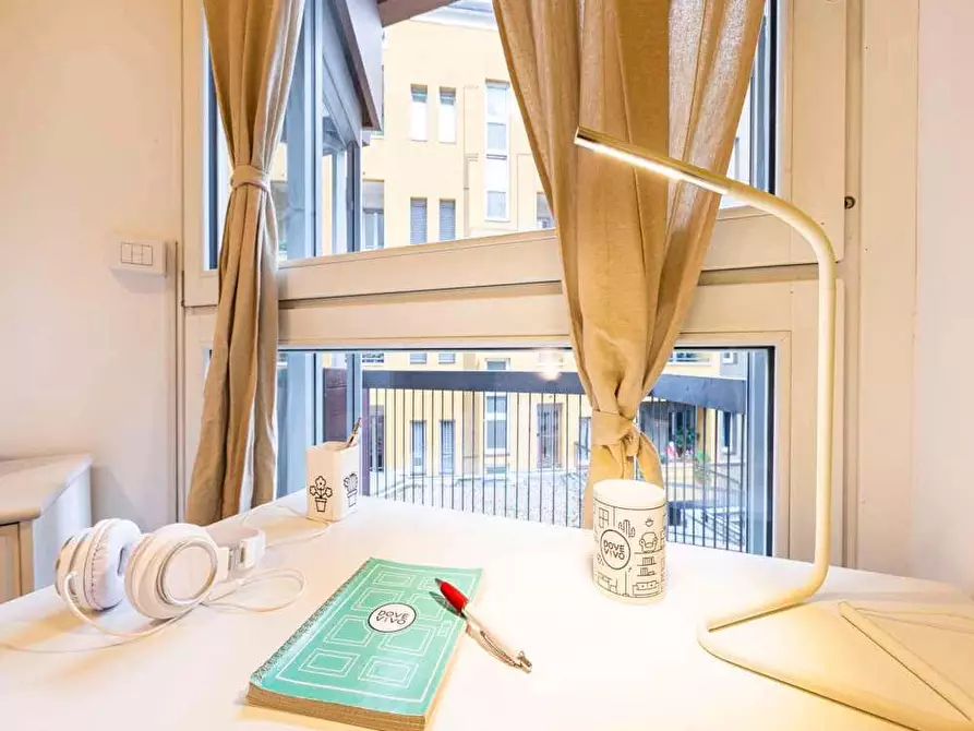 Immagine 5 di Camera in affitto  in Corso Vercelli25 a Milano