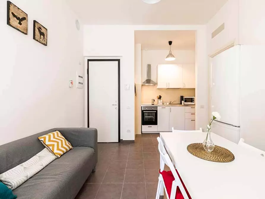 Immagine 20 di Camera in affitto  in Via Gardone5 a Milano