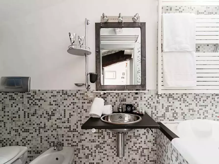 Immagine 18 di Appartamento in affitto  in Via Tommaso Grossi9 a Como