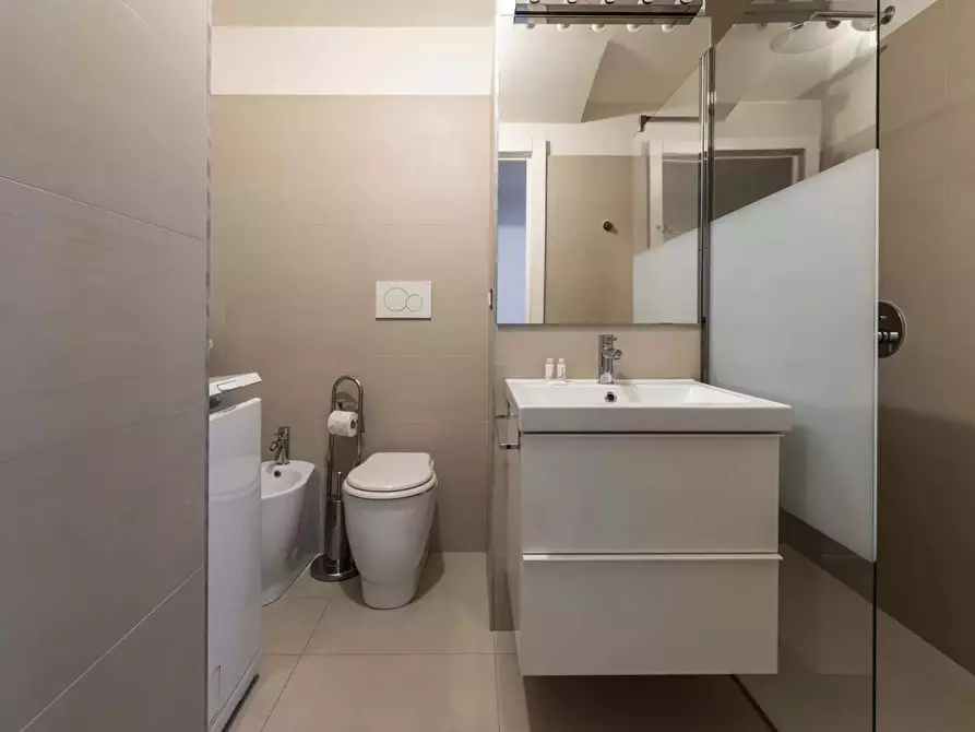 Immagine 6 di Appartamento in affitto  in Corso Venezia6 a Milano