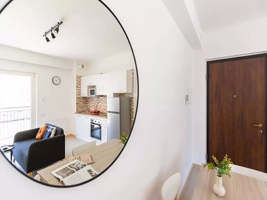 Immagine 25 di Camera in affitto  in Via Gardone5 a Milano