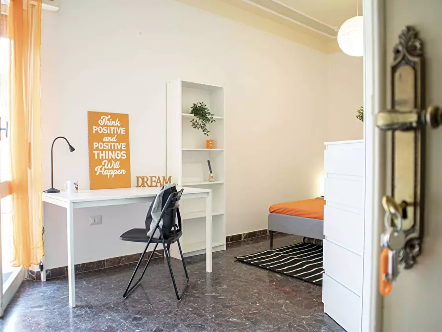 Immagine 1 di Camera in affitto  in Via Ludovico Ariosto11 a Cagliari