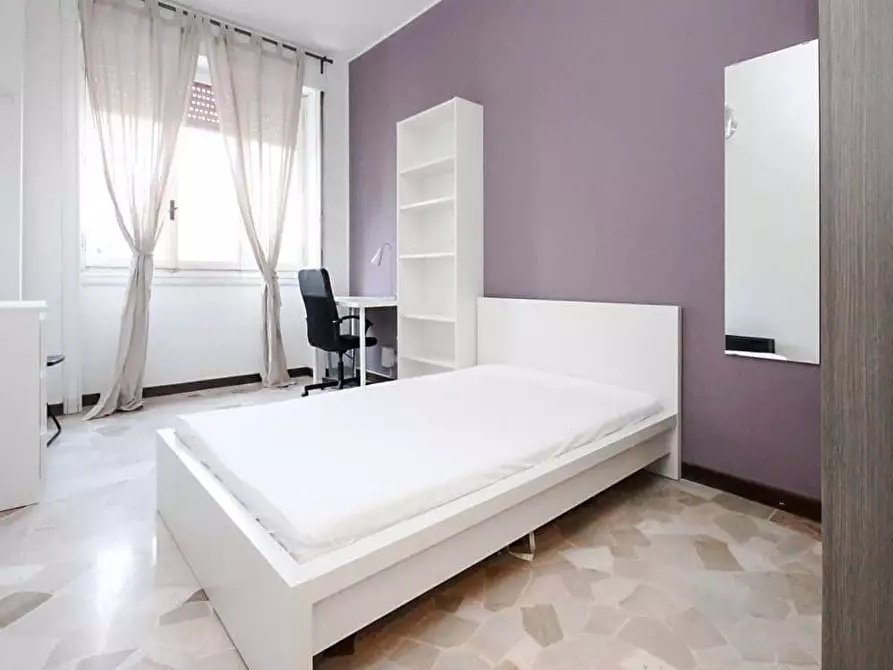 Immagine 2 di Camera in affitto  in Via Raffaello Bertieri1 a Milano