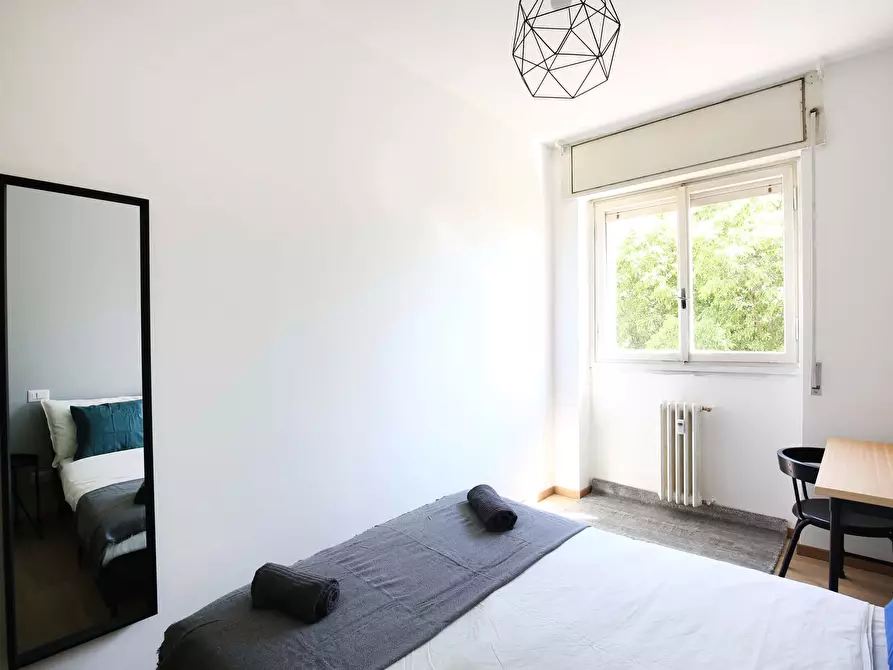 Immagine 2 di Camera in affitto  in Via Carlo Marx6 a Milano