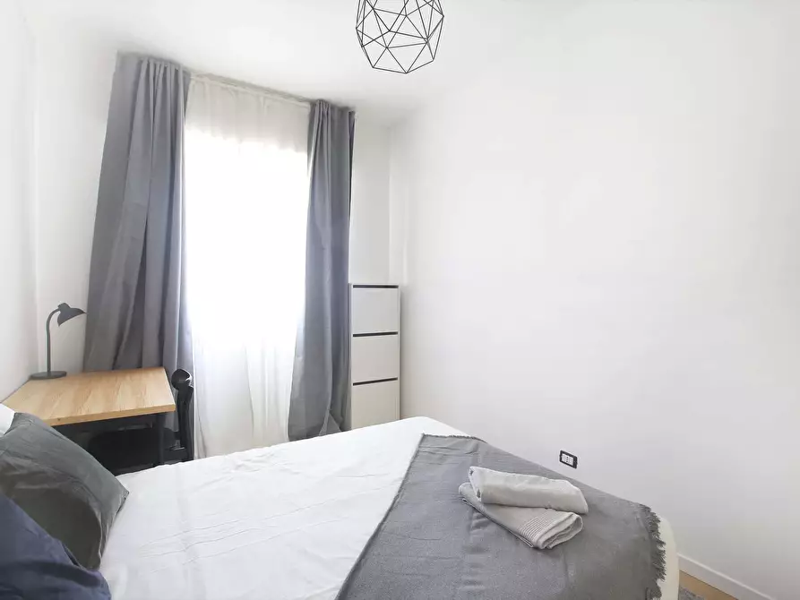 Immagine 2 di Camera in affitto  in Via Carlo Marx12 a Milano
