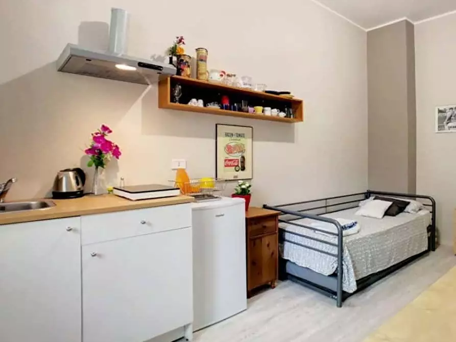 Immagine 1 di Camera in affitto  in Viale Famagosta30 a Milano