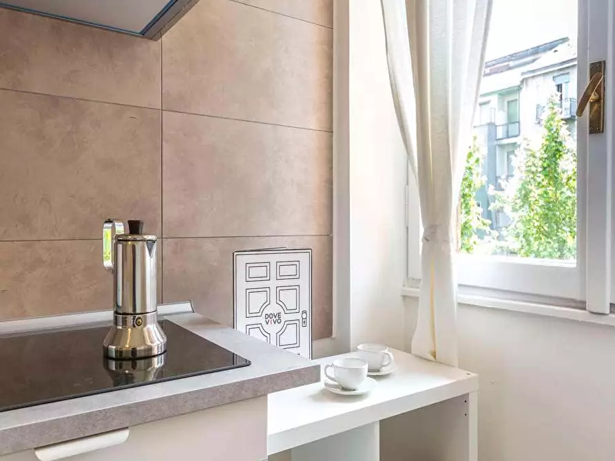 Immagine 20 di Camera in affitto  in Via Lorenteggio80 a Milano