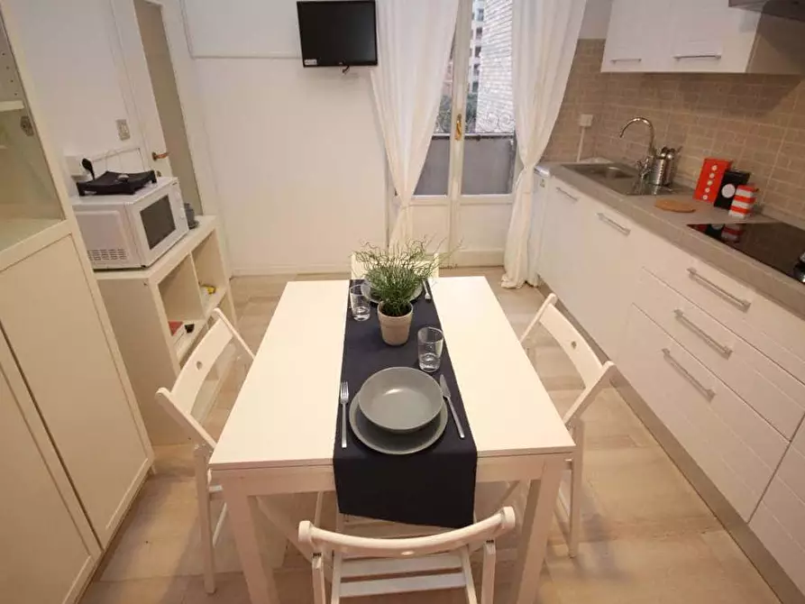 Immagine 35 di Camera in affitto  in Via Salvatore Barzilai15 a Milano