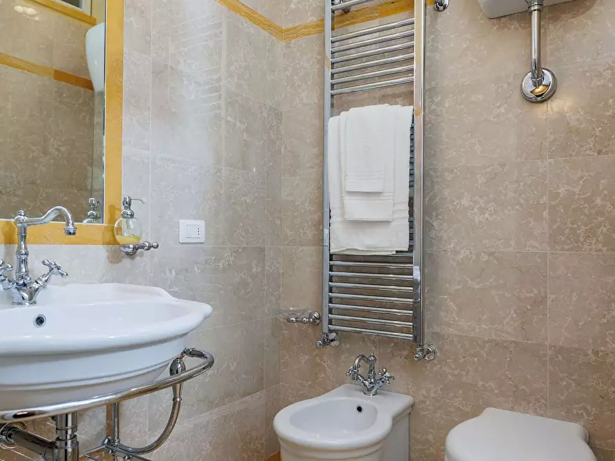 Immagine 29 di Appartamento in affitto  in Via Roma a Cortona