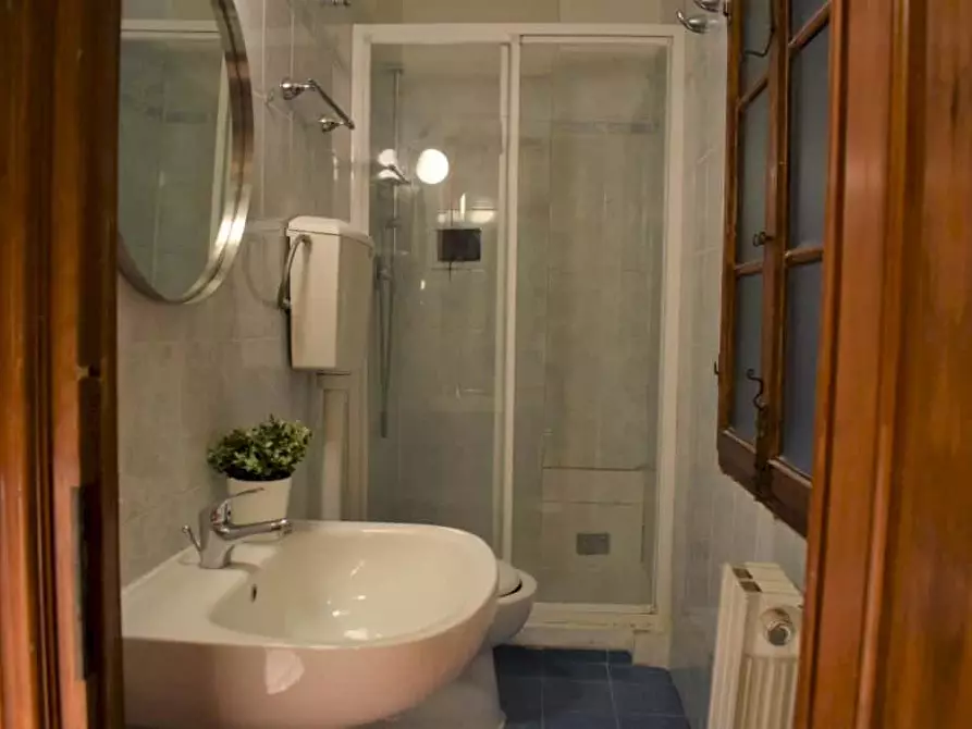 Immagine 8 di Camera in affitto  in Borgo Ognissanti21 a Firenze