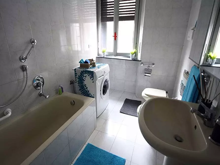 Immagine 18 di Camera in affitto  in Viale Abruzzi66 a Milano