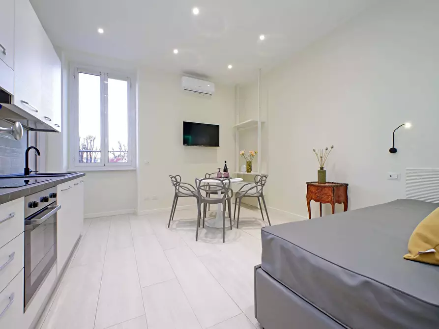 Immagine 10 di Appartamento in affitto  in Via Taranto93 a Roma