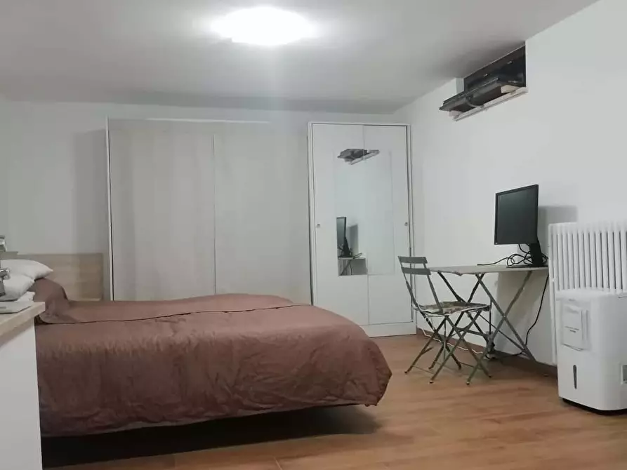 Immagine 1 di Appartamento in affitto  in Via Castell'Umberto27 a Roma