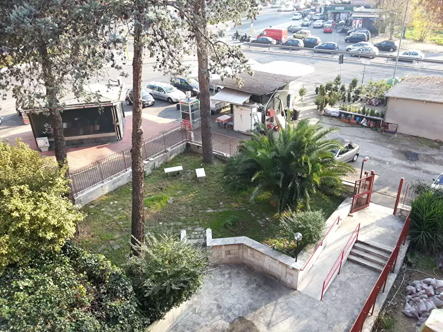 Immagine 12 di Camera in affitto  in Viale Jonio2 a Roma