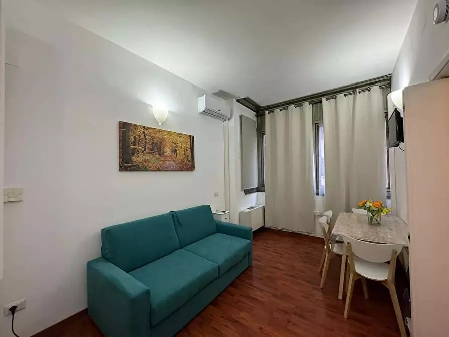 Immagine 3 di Appartamento in affitto  in Via Appia Nuova37 a Roma