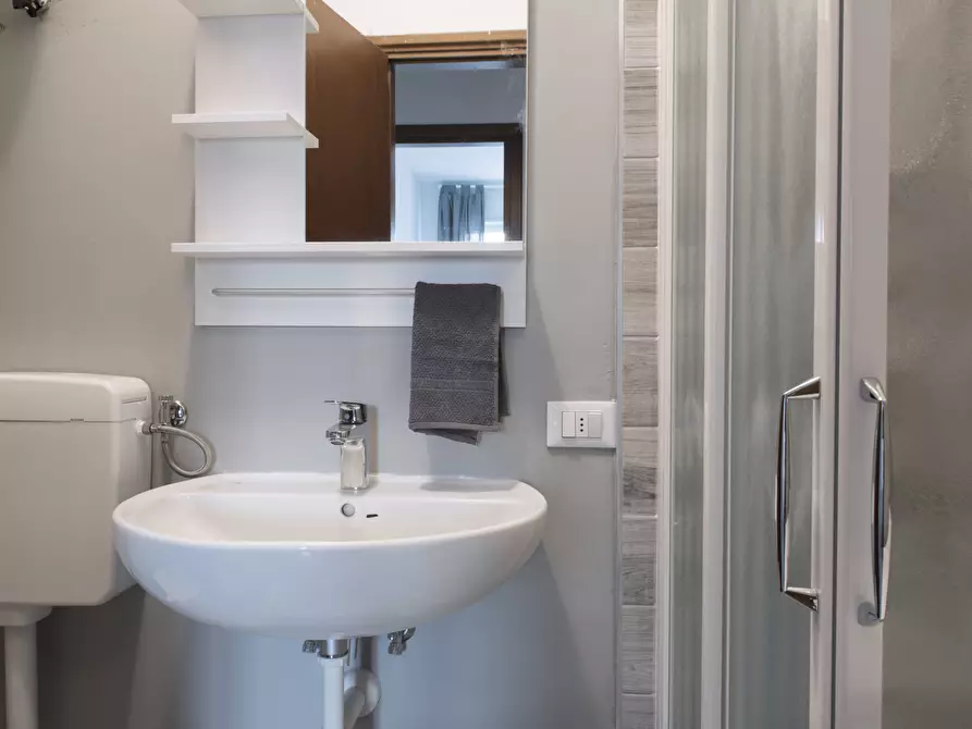 Immagine 8 di Camera in affitto  in Via Federico Engels8 a Milano