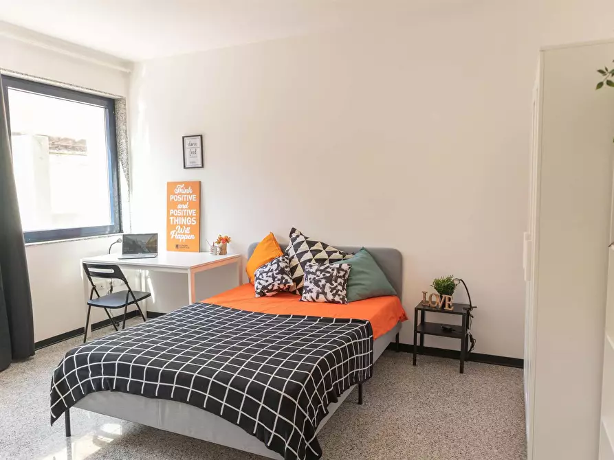 Immagine 2 di Camera in affitto  in Via Dante Alighieri108 a Cagliari