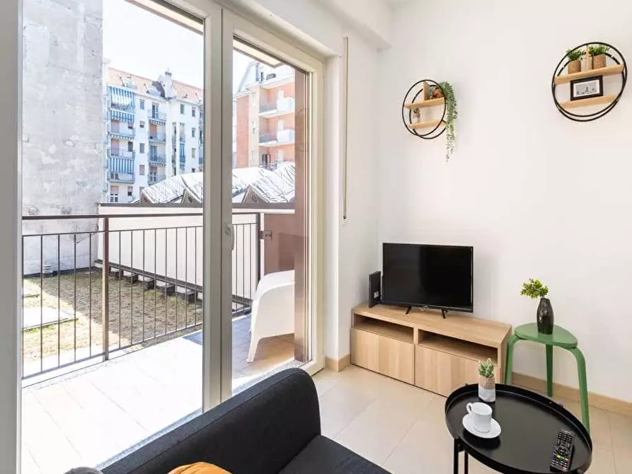 Immagine 24 di Camera in affitto  in Via Gardone5 a Milano