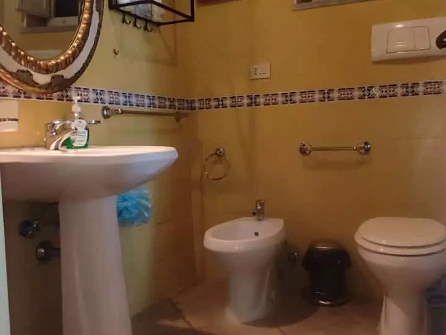 Immagine 6 di Camera in affitto  in Corso Caulino45 a Vico Equense