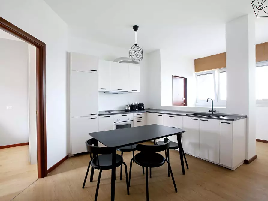 Immagine 10 di Camera in affitto  in Via Carlo Marx5 a Milano