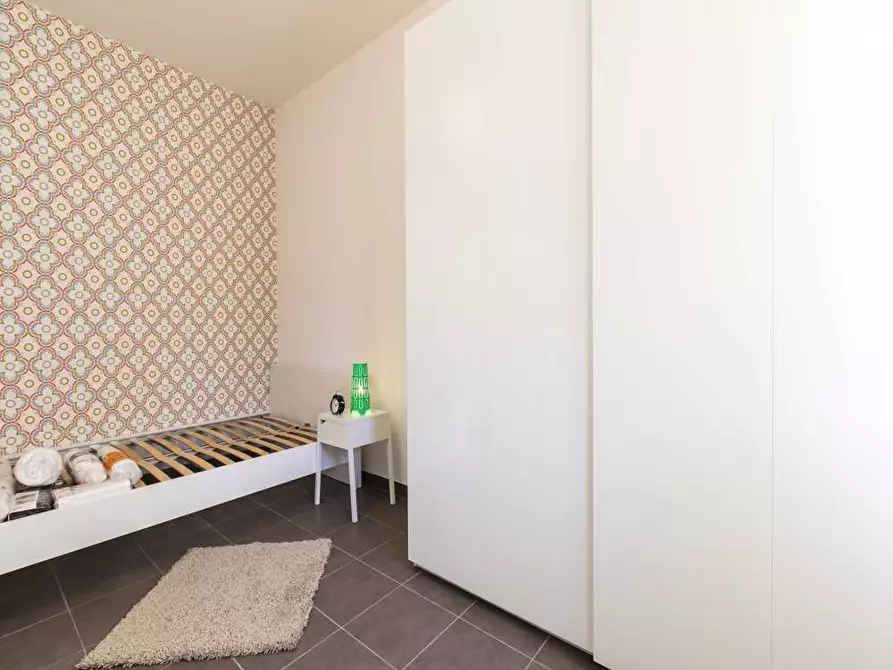 Immagine 2 di Camera in affitto  in Via Gardone5 a Milano