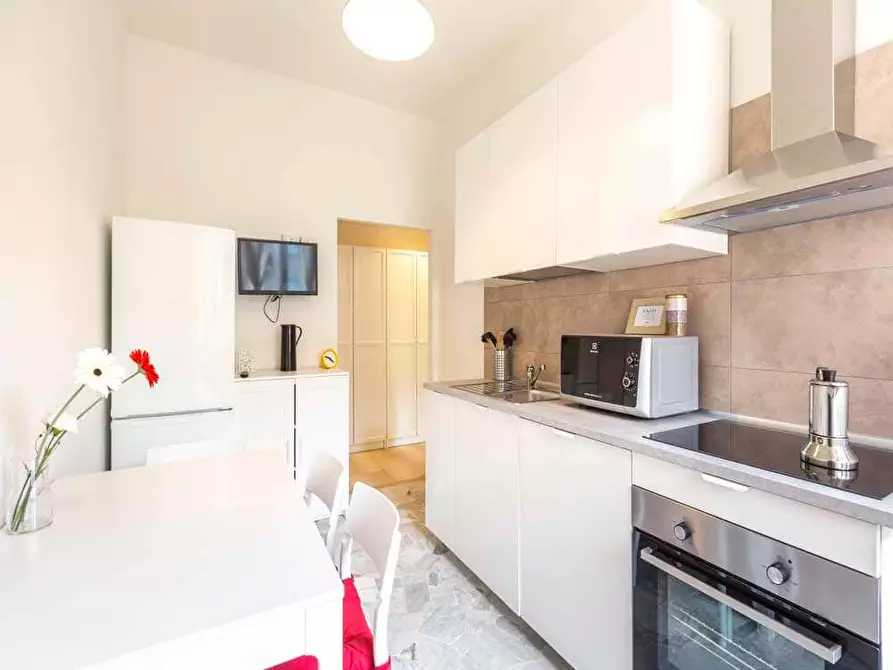 Immagine 18 di Camera in affitto  in Via Lorenteggio80 a Milano