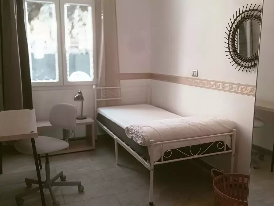 Immagine 1 di Camera in affitto  in Via Castellammare13 a Milano