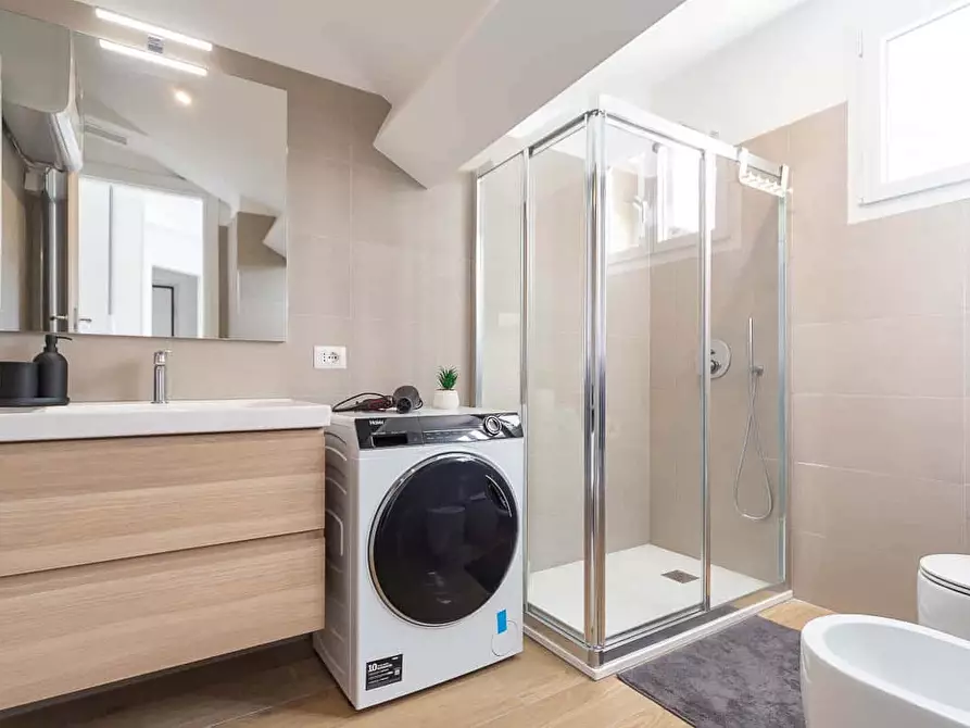 Immagine 33 di Appartamento in affitto  in Viale Nazario Sauro5 a Milano