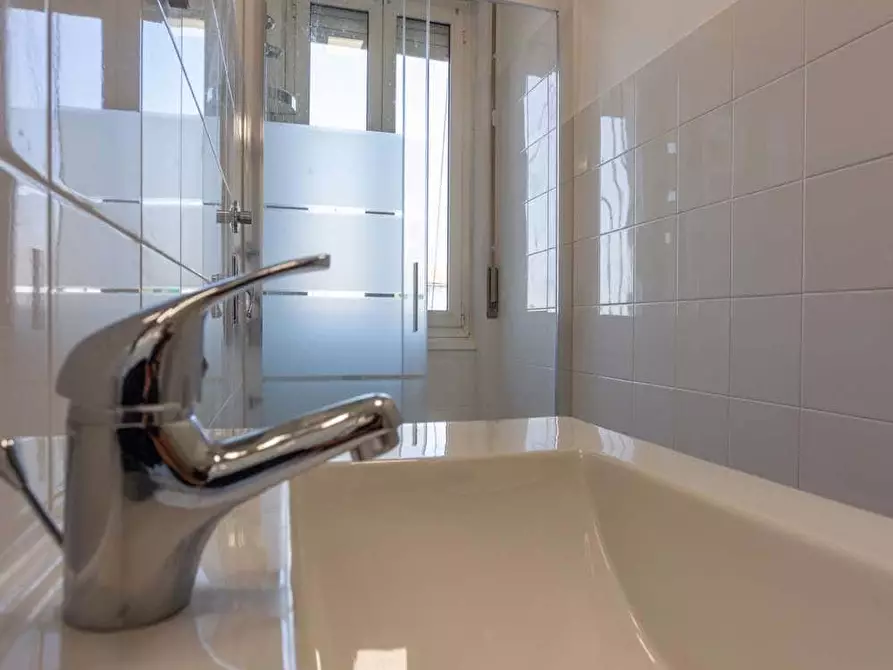 Immagine 23 di Camera in affitto  in Viale San Gimignano4 a Milano