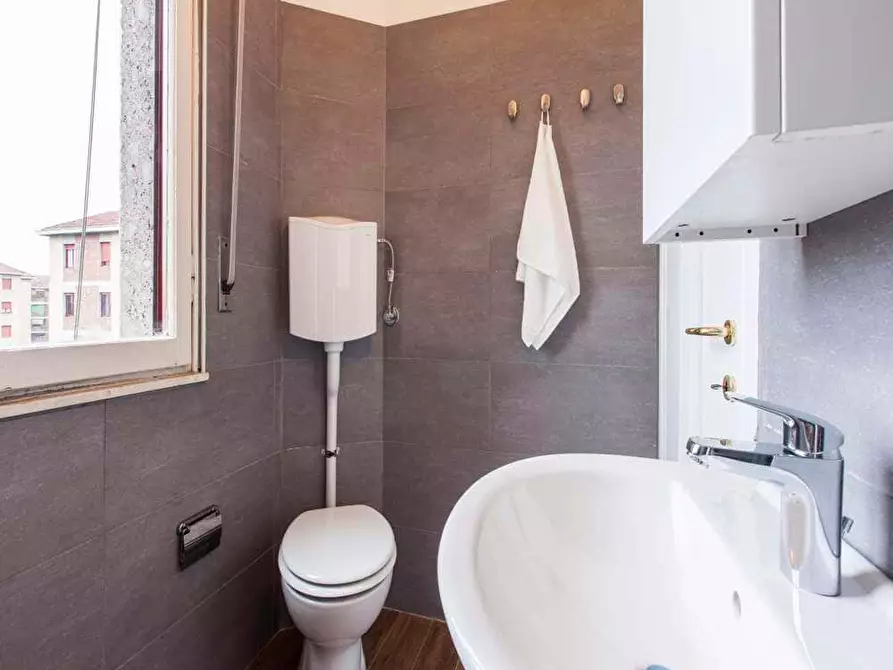 Immagine 18 di Camera in affitto  in Via Salvatore Barzilai9 a Milano