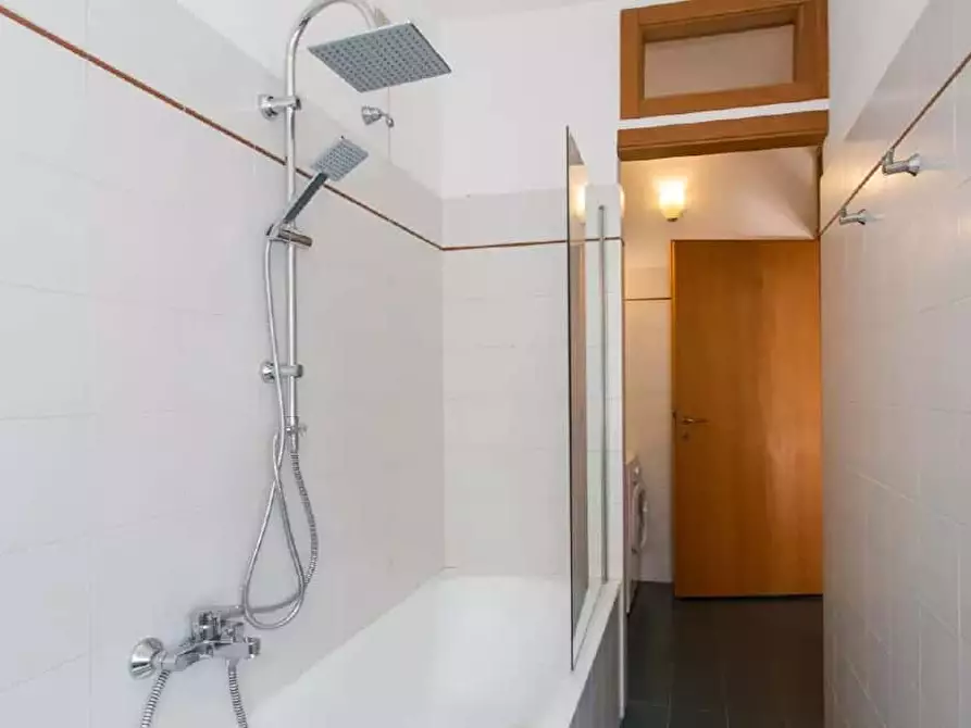 Immagine 12 di Camera in affitto  in Via Gustavo Fara12 a Milano