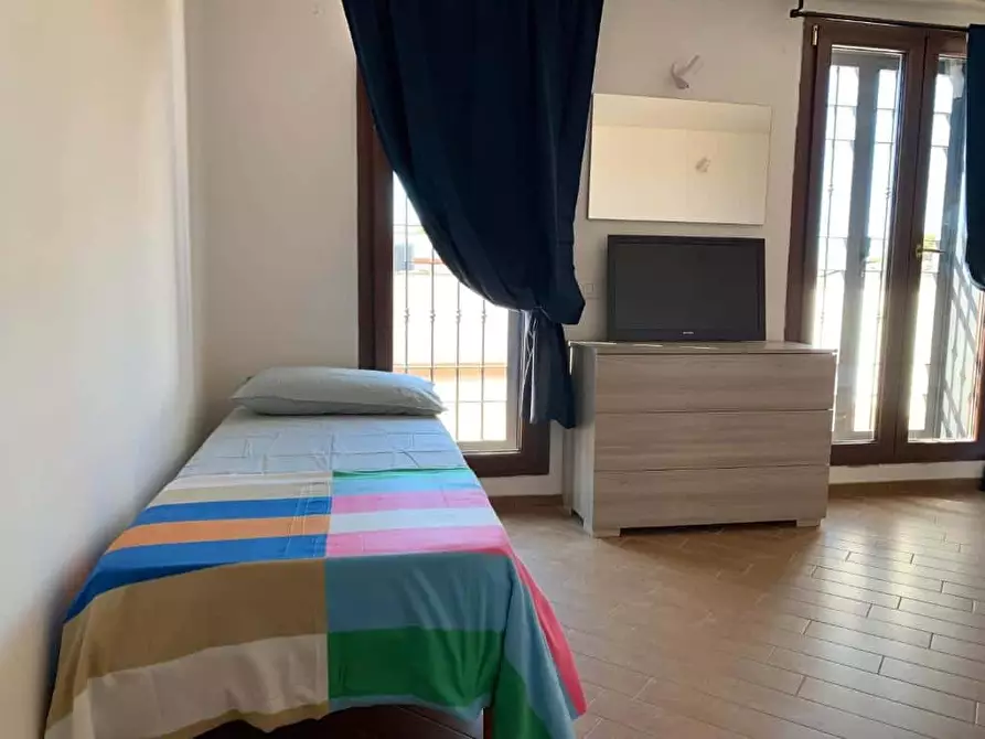 Immagine 29 di Appartamento in affitto  in via Giorgio Bassani72 a Roma