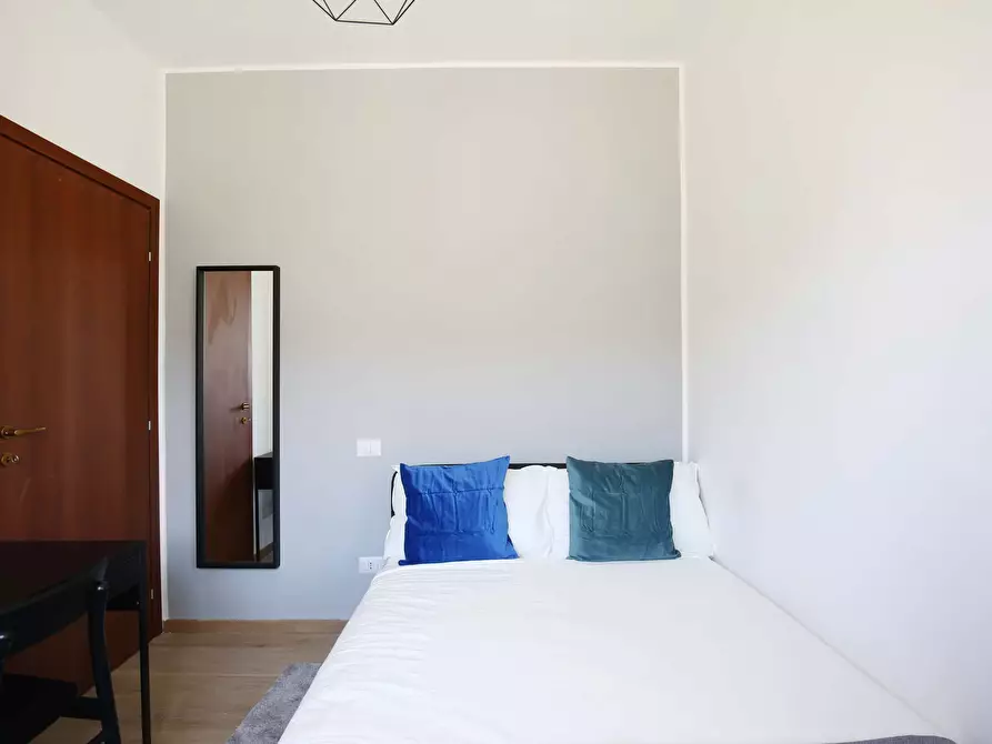 Immagine 3 di Camera in affitto  in Via Carlo Marx6 a Milano