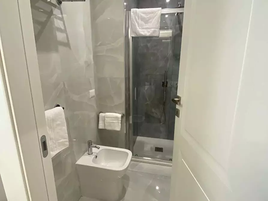 Immagine 3 di Camera in affitto  in Via Oderisi da Gubbio199 a Roma