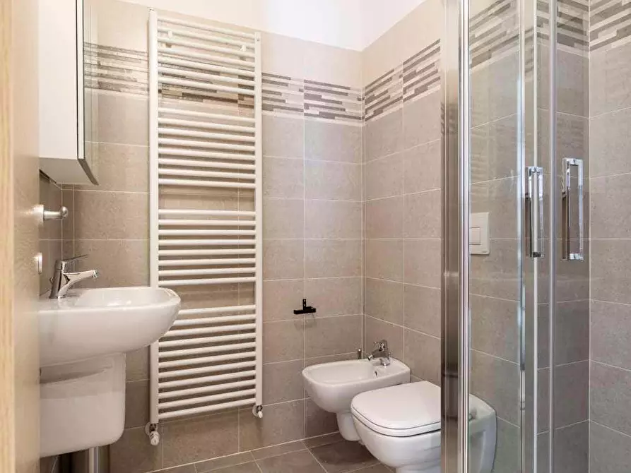 Immagine 13 di Camera in affitto  in Via Gardone5 a Milano