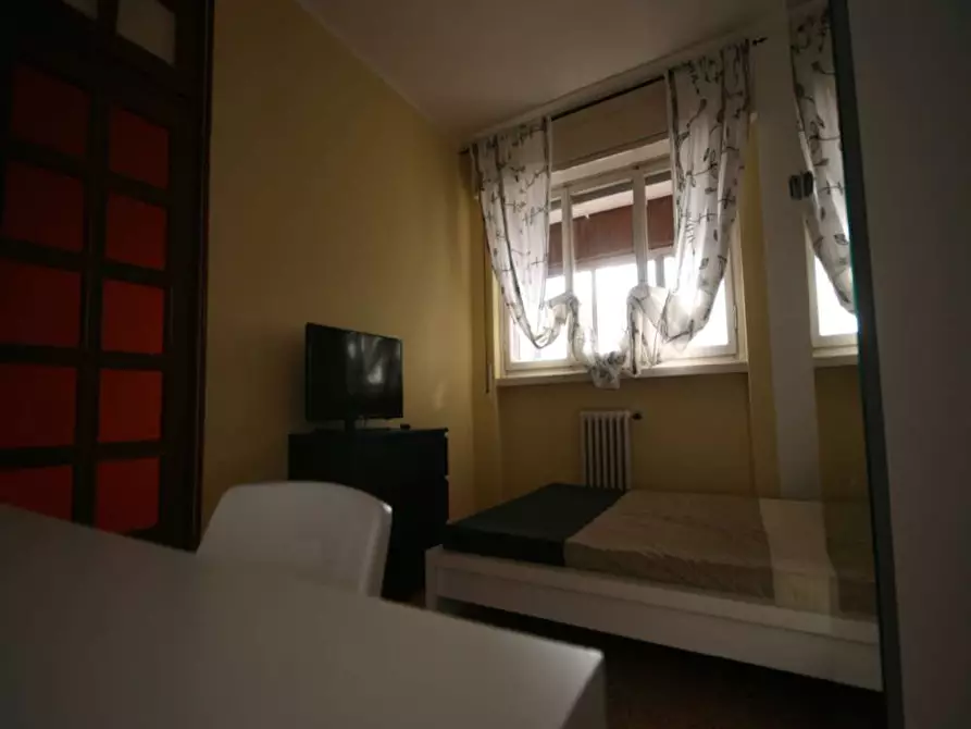 Immagine 2 di Camera in affitto  in Via Carlo Marx32 a Milano