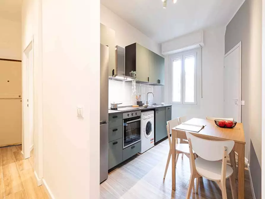 Immagine 13 di Camera in affitto  in Via Lorenteggio70 a Milano