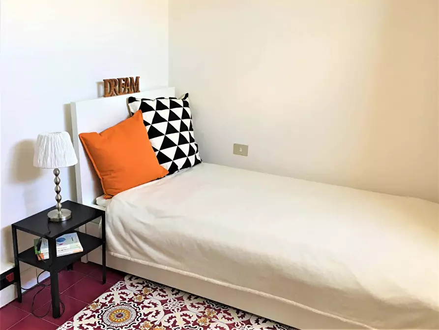 Immagine 4 di Camera in affitto  in Via della Cernaia38 a Firenze