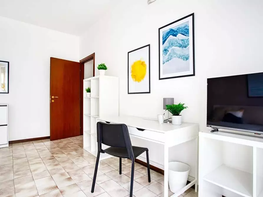 Immagine 5 di Camera in affitto  in Via Ronchi24 a Milano