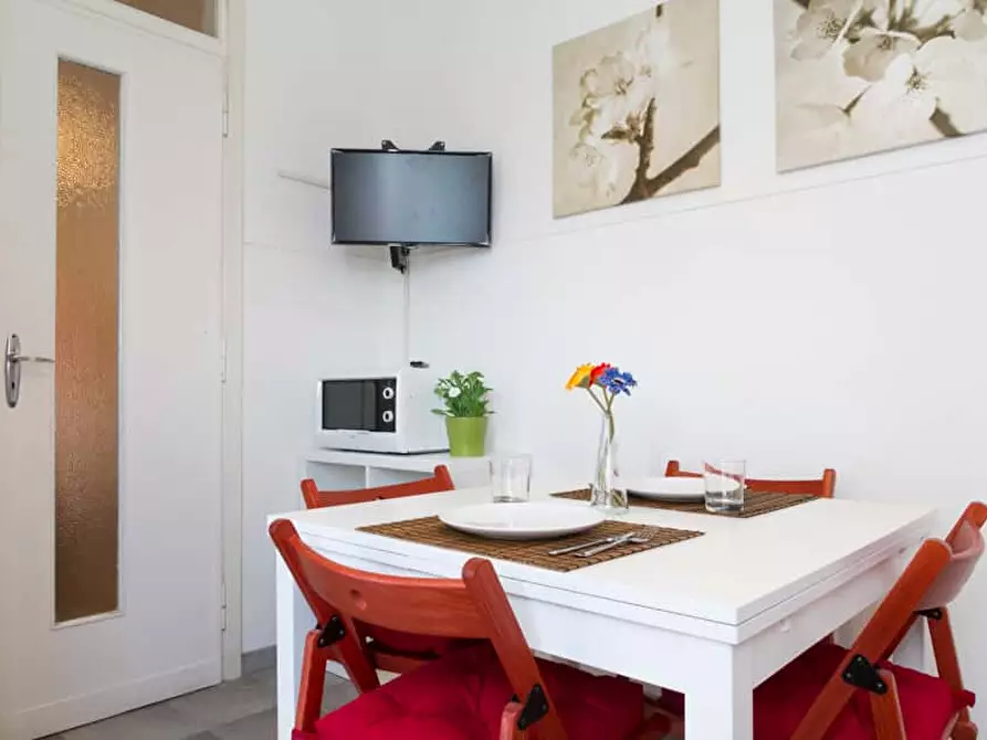 Immagine 5 di Camera in affitto  in Via Gardone5 a Milano