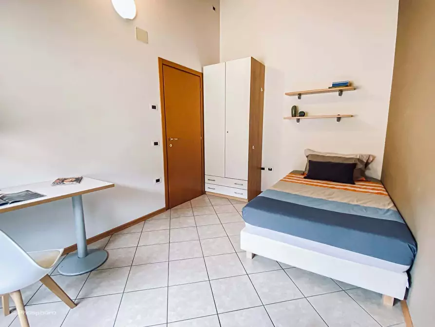 Immagine 2 di Camera in affitto  in Via Tommaso Gar15 a Trento