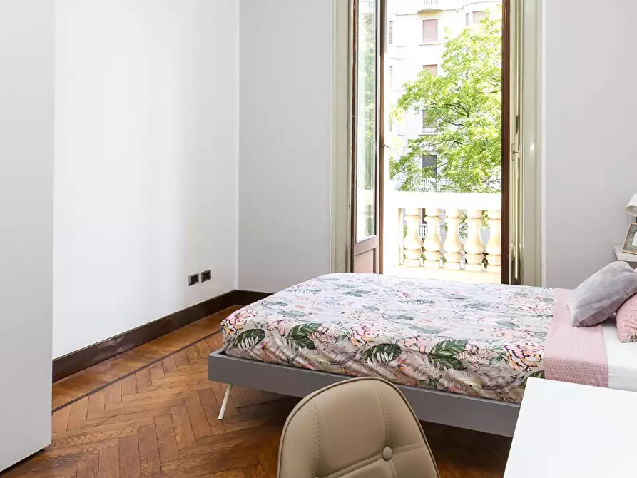 Immagine 5 di Camera in affitto  in Viale Regina Giovanna38 a Milano