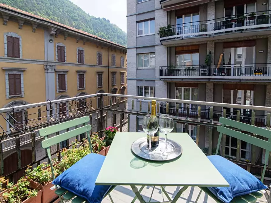 Immagine 24 di Appartamento in affitto  in Via Rezzonico a Como