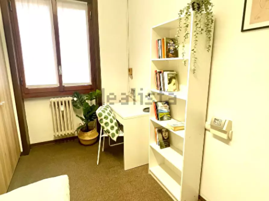 Immagine 2 di Camera in affitto  in Via Antonio Canova35 a Milano
