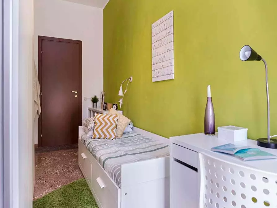 Immagine 3 di Camera in affitto  in Viale Giovanni Vicini20 a Bologna