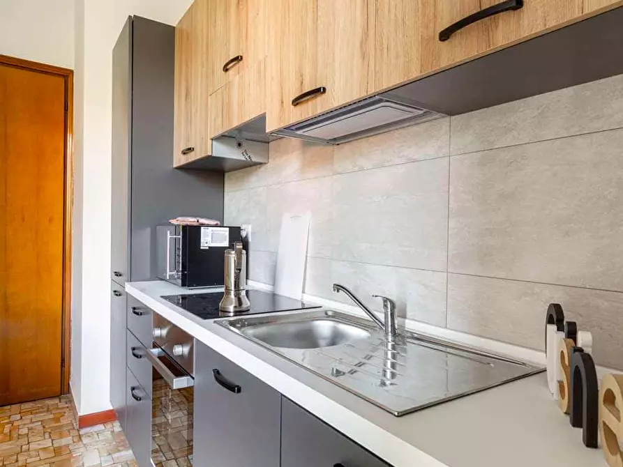 Immagine 16 di Camera in affitto  in Via Gianfranco Zuretti75 a Milano