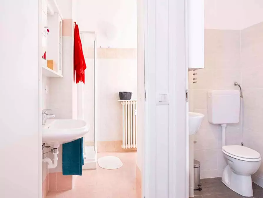 Immagine 45 di Camera in affitto  in Via Legnone15 a Milano