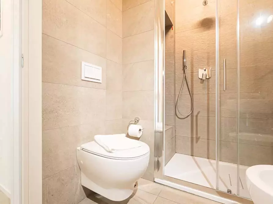 Immagine 15 di Appartamento in affitto  in Via Ippolito Rosellini2 a Milano