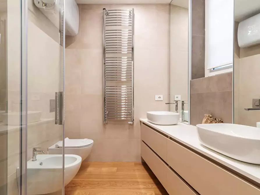 Immagine 7 di Appartamento in affitto  in Via della Moscova40 a Milano